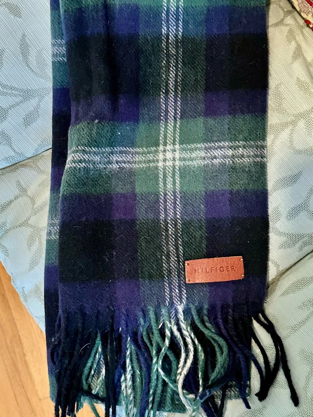 NWT Tommy Hilfiger Green & Blue Plaid Men's Scarf
